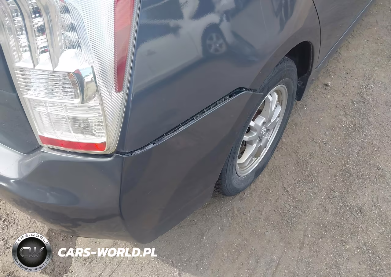 2011 Toyota Prius Two VIN:JTDKN3DUXB1398064 - 17