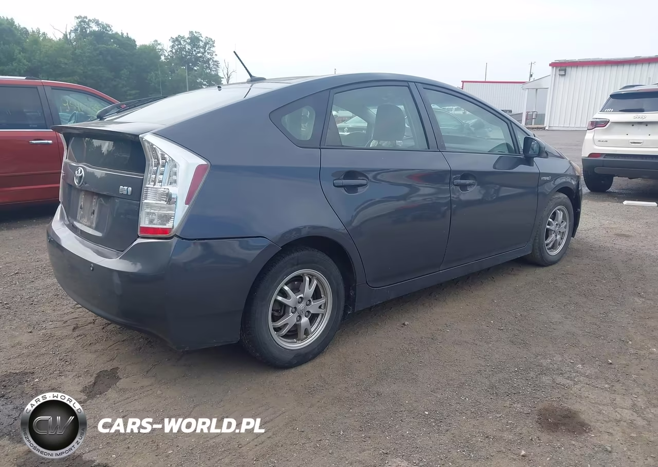 2011 Toyota Prius Two VIN:JTDKN3DUXB1398064 - 4
