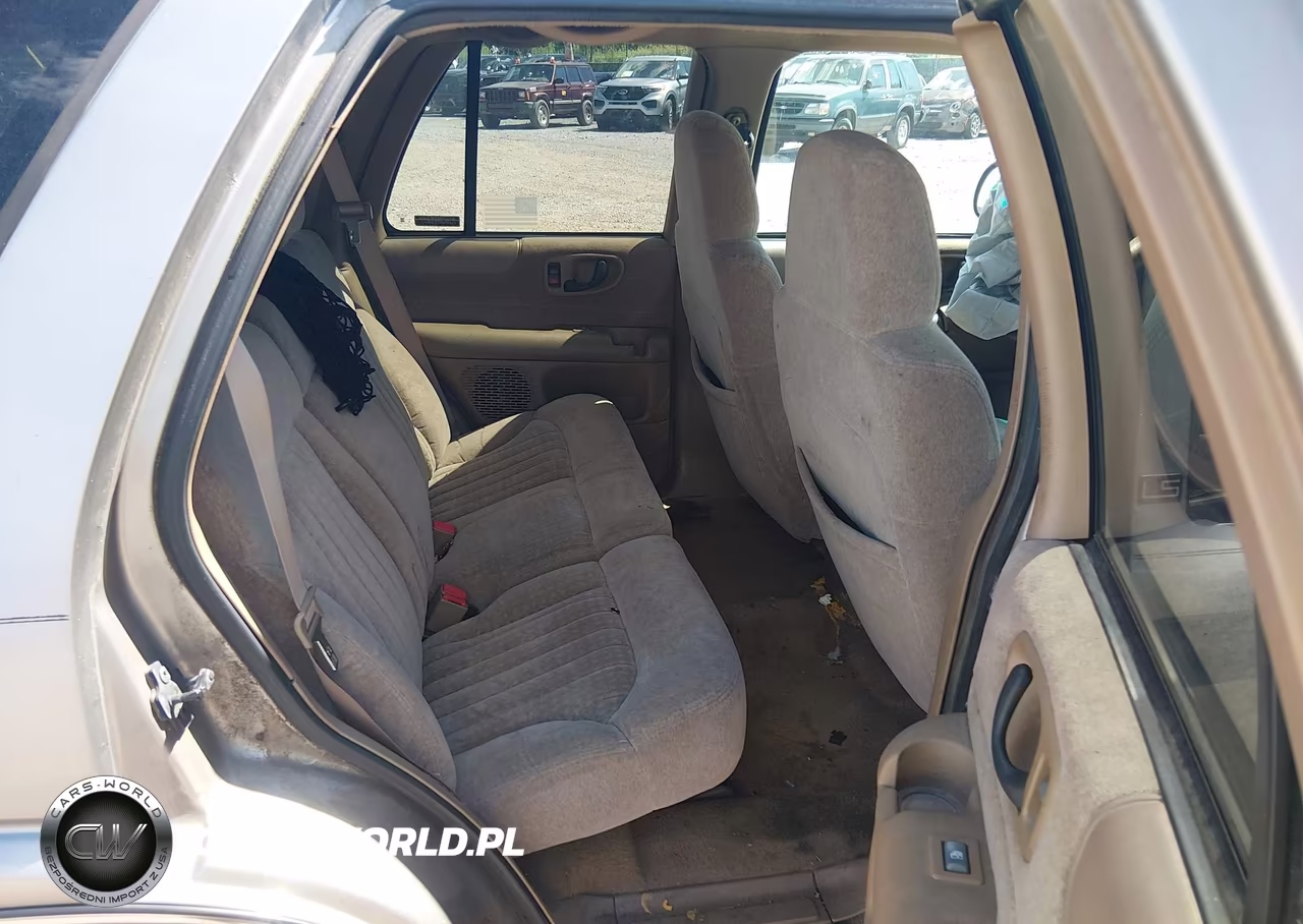 1999 Chevrolet Blazer Ls VIN:1GNDT13W1X2127585 - 8