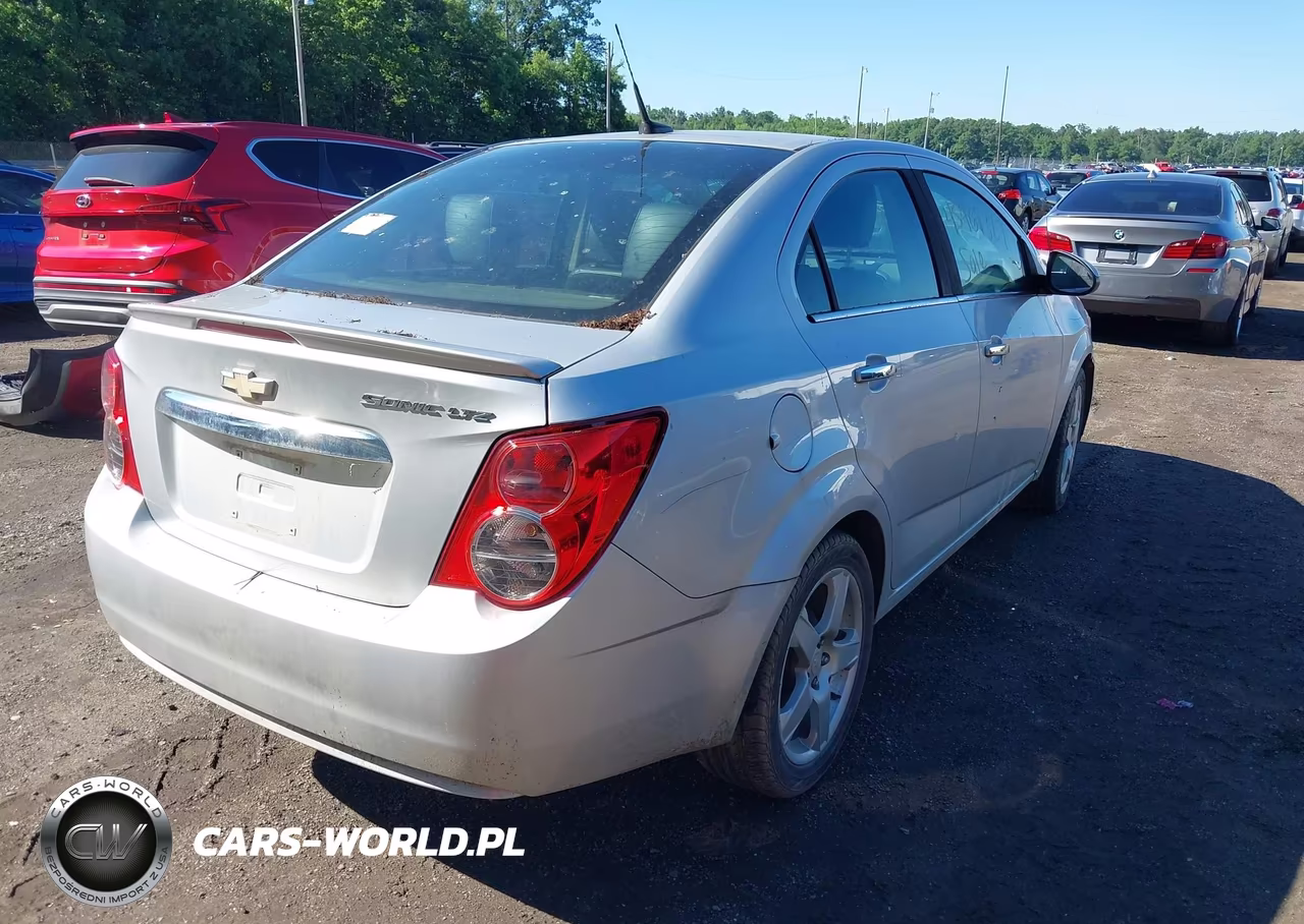 2013 Chevrolet Sonic Ltz Auto VIN:1G1JE5SG5D4104021 - 4