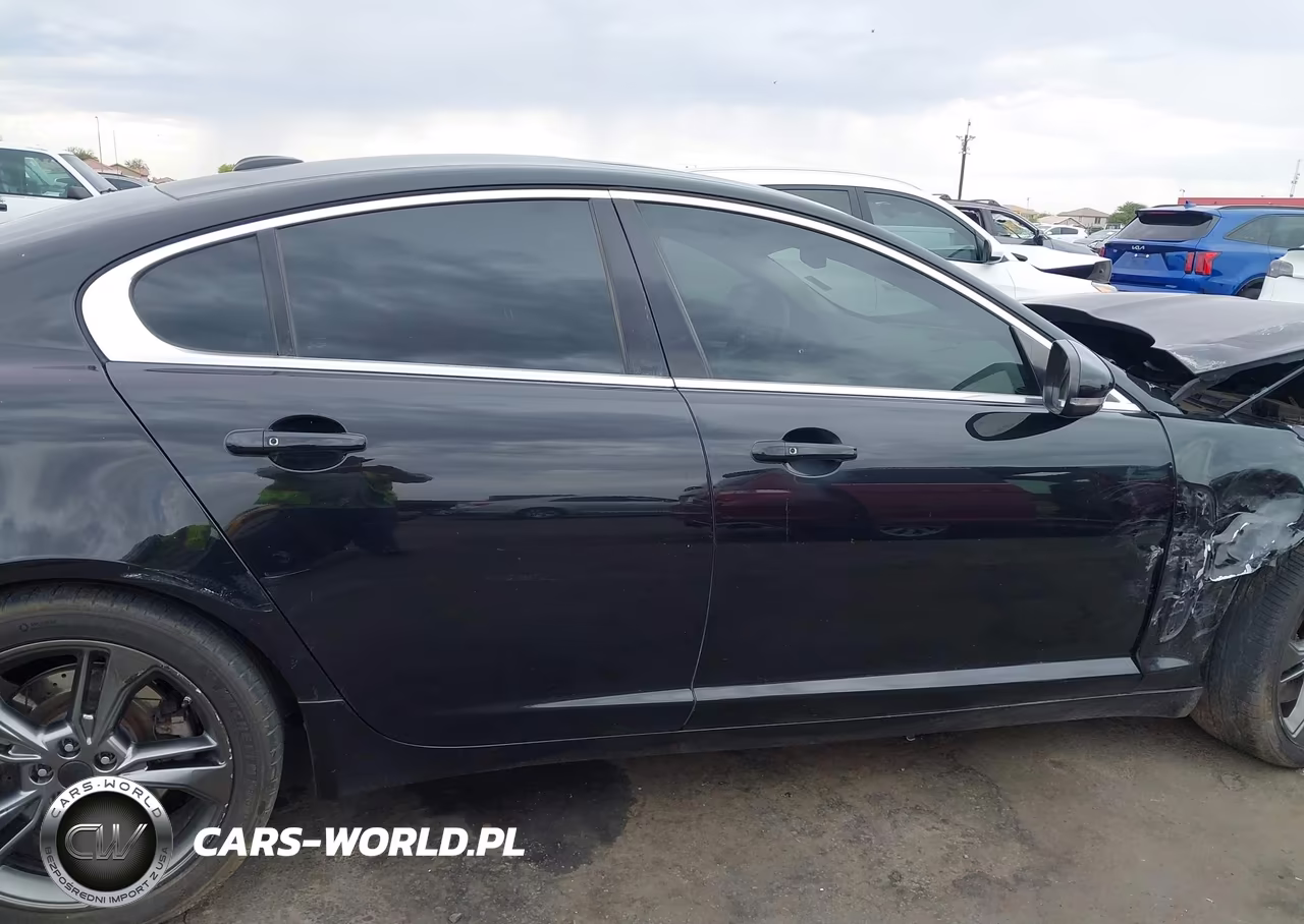 2010 Jaguar Xf Premium VIN:SAJWA0GB1ALR52666 - 13