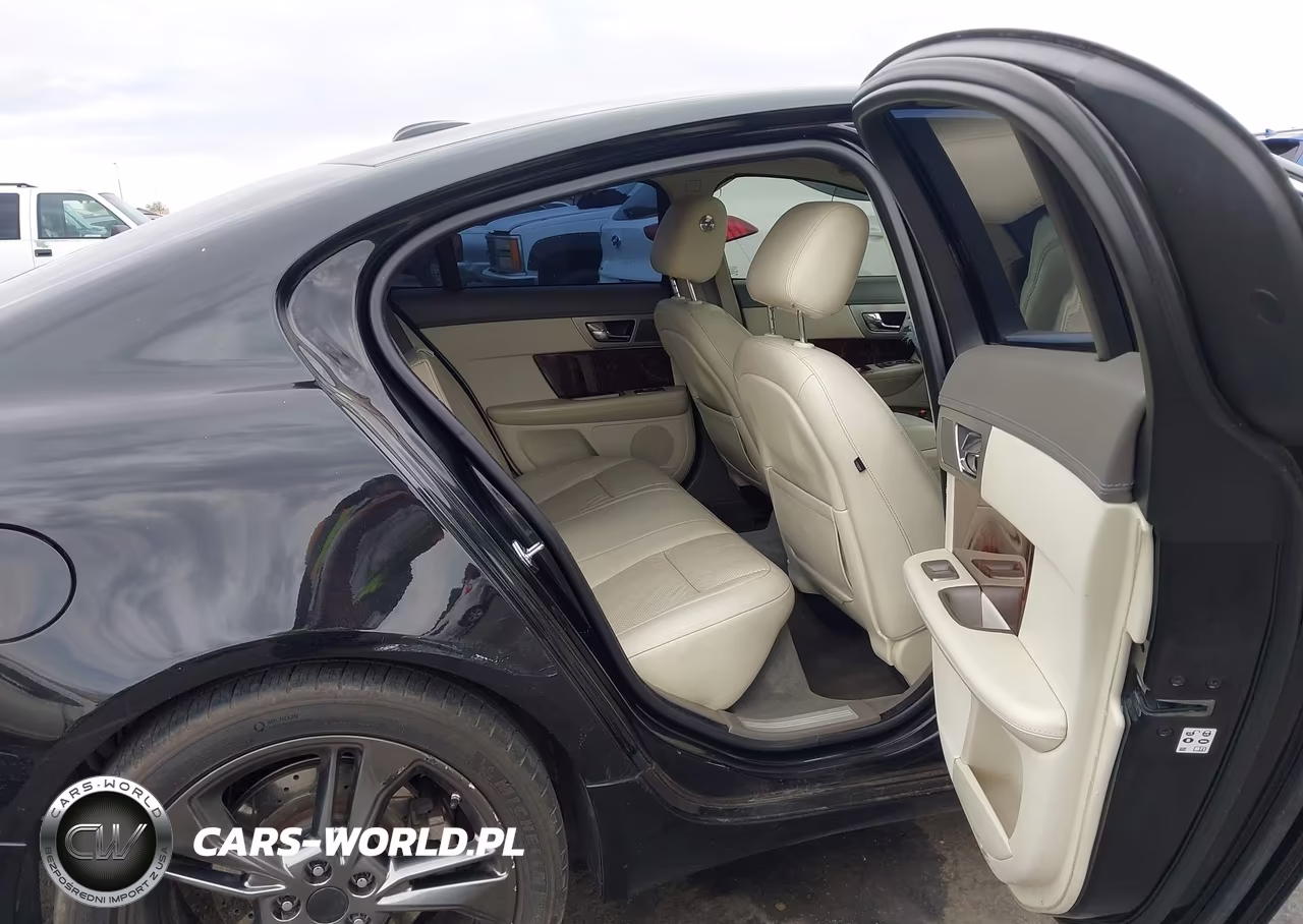 2010 Jaguar Xf Premium VIN:SAJWA0GB1ALR52666 - 8