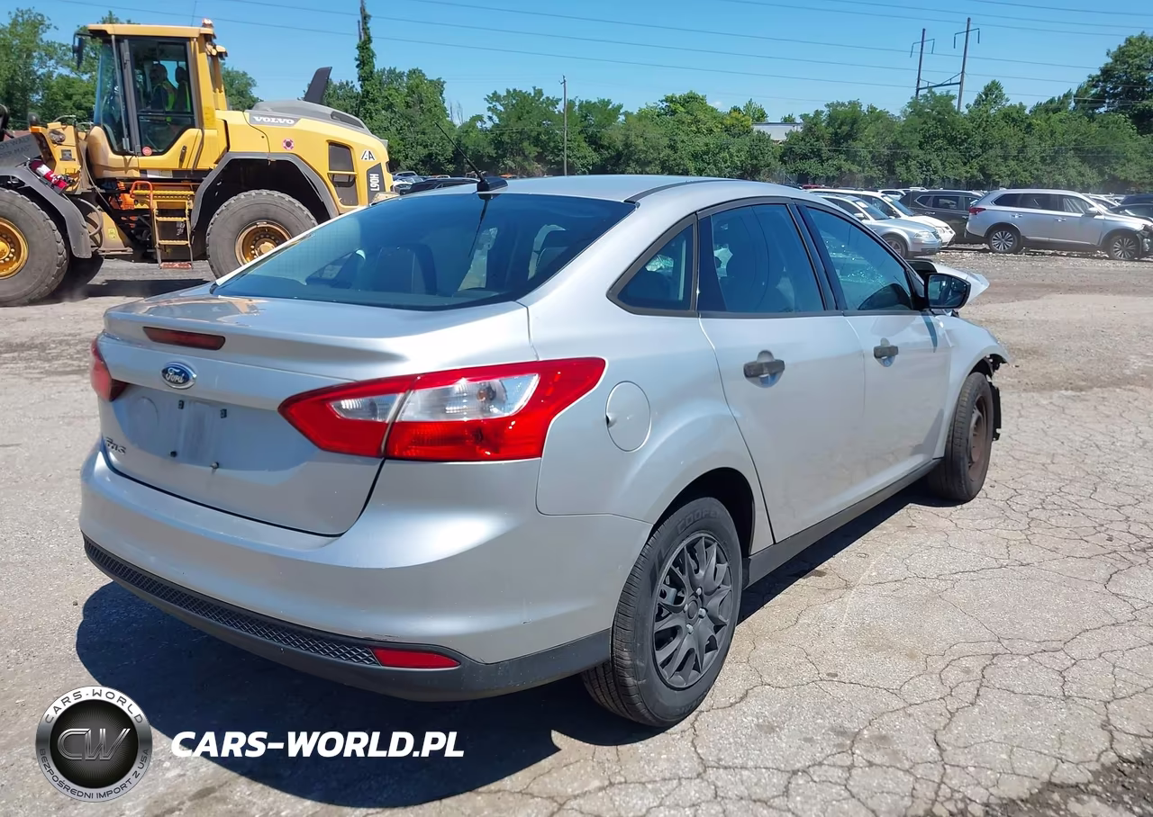 2013 Ford Focus S VIN:1FADP3E28DL299823 - 4
