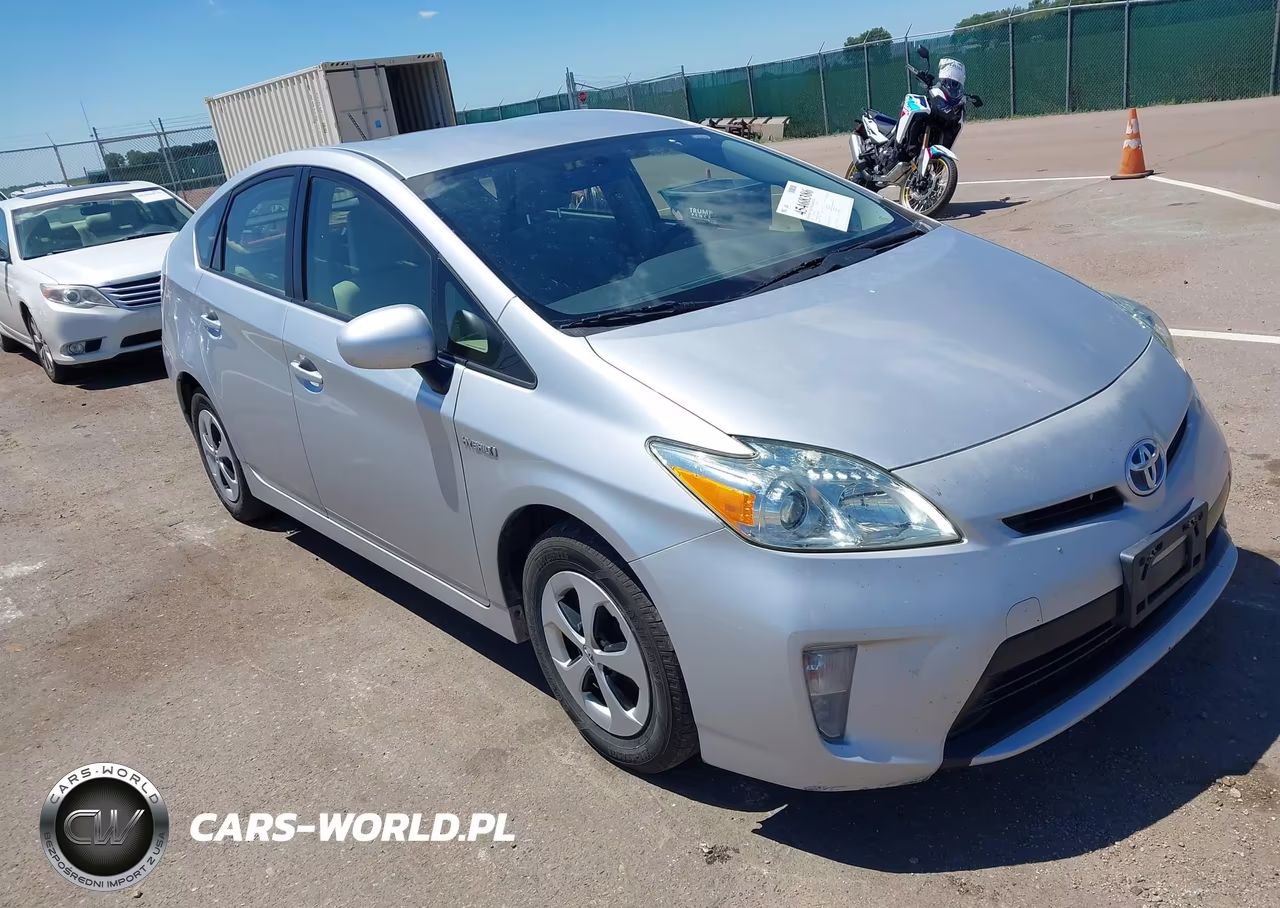 2013 Toyota Prius Two – zdjęcie 1 z 17