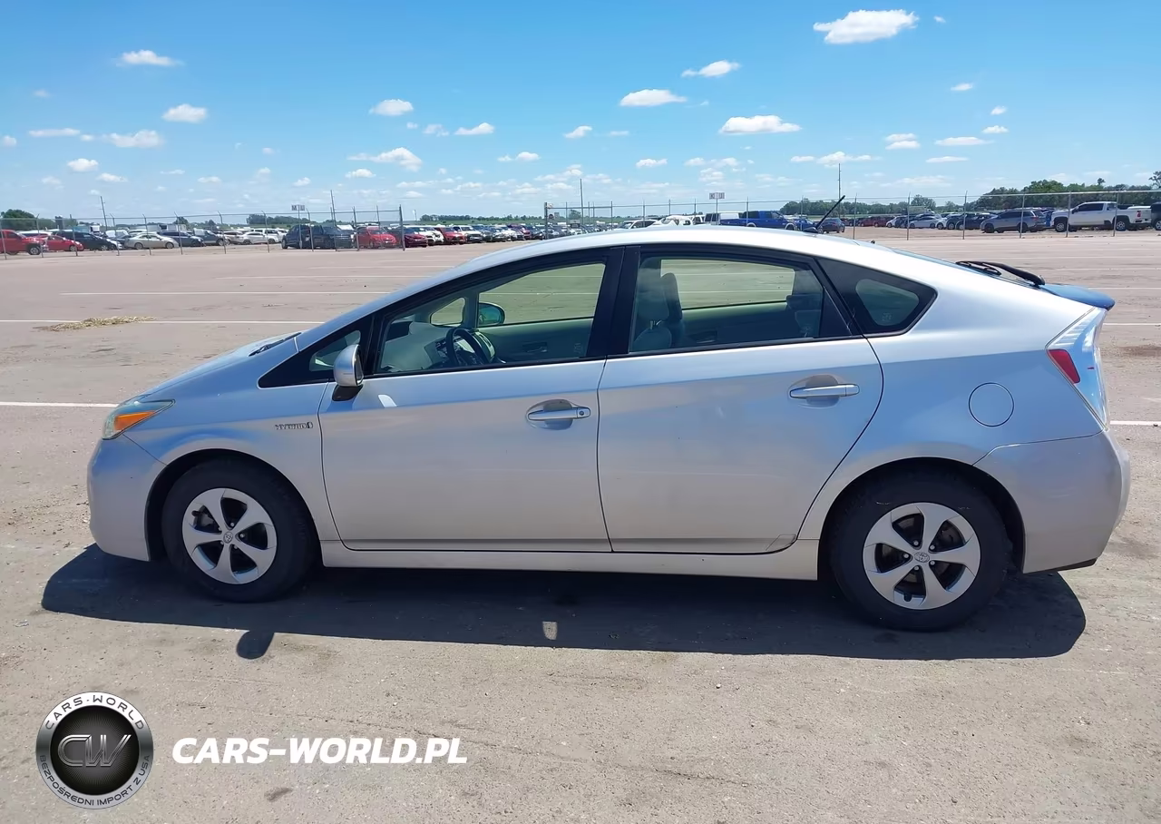 2013 Toyota Prius Two VIN:JTDKN3DU7D0349428 - 14