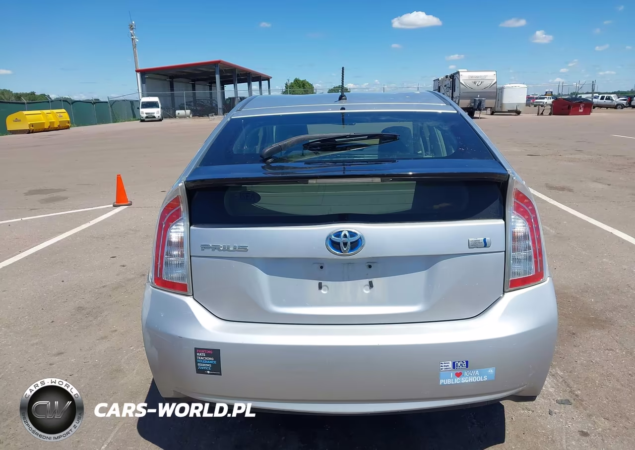 2013 Toyota Prius Two VIN:JTDKN3DU7D0349428 - 16