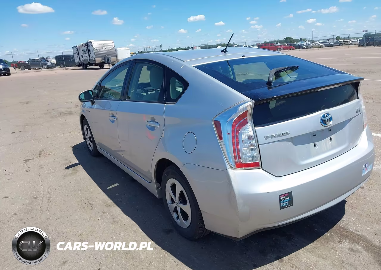 2013 Toyota Prius Two VIN:JTDKN3DU7D0349428 - 3
