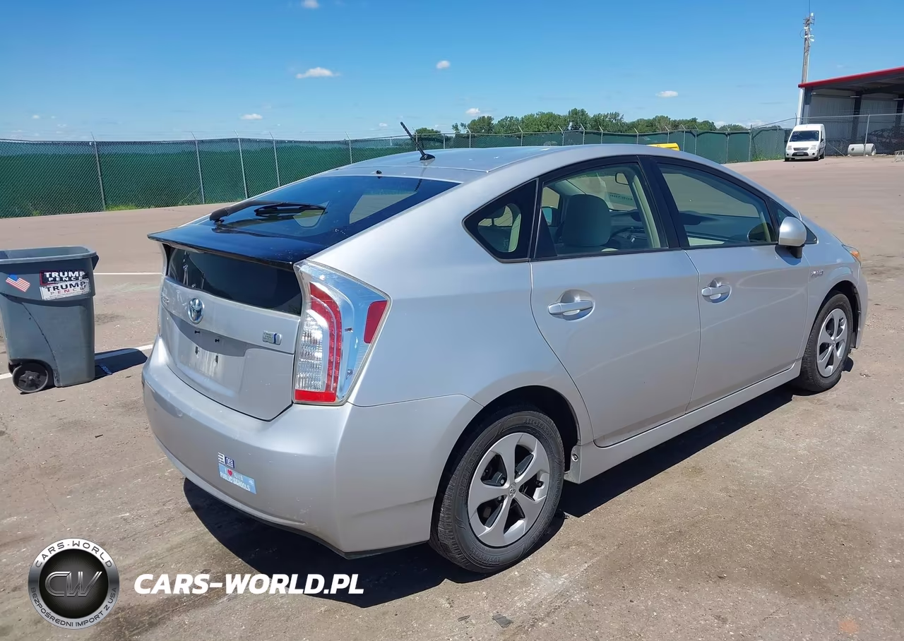 2013 Toyota Prius Two VIN:JTDKN3DU7D0349428 - 4