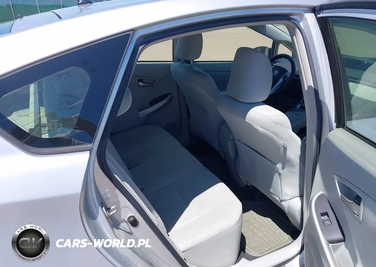 2013 Toyota Prius Two VIN:JTDKN3DU7D0349428 - 8