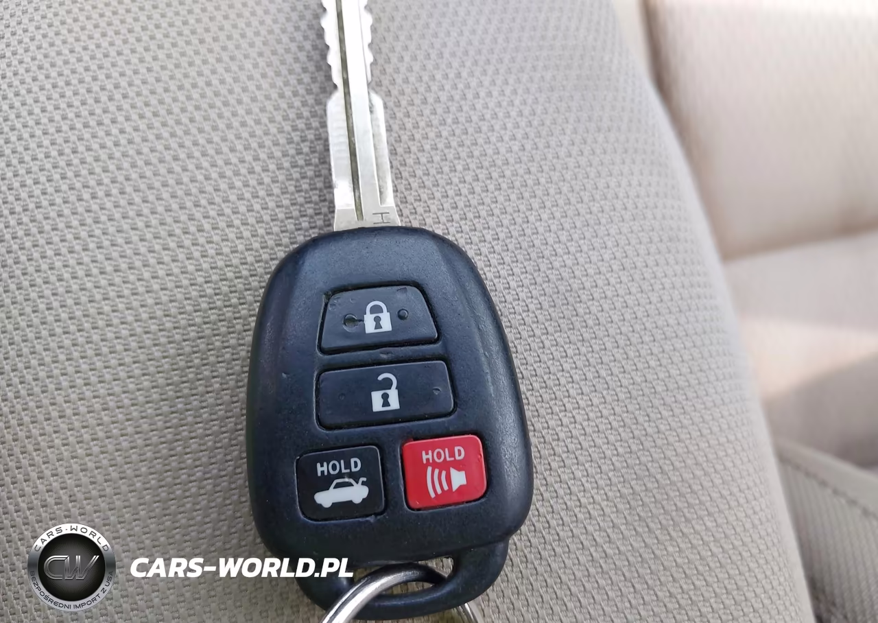 2015 Toyota Corolla Le VIN:5YFBURHE0FP341432 - 11