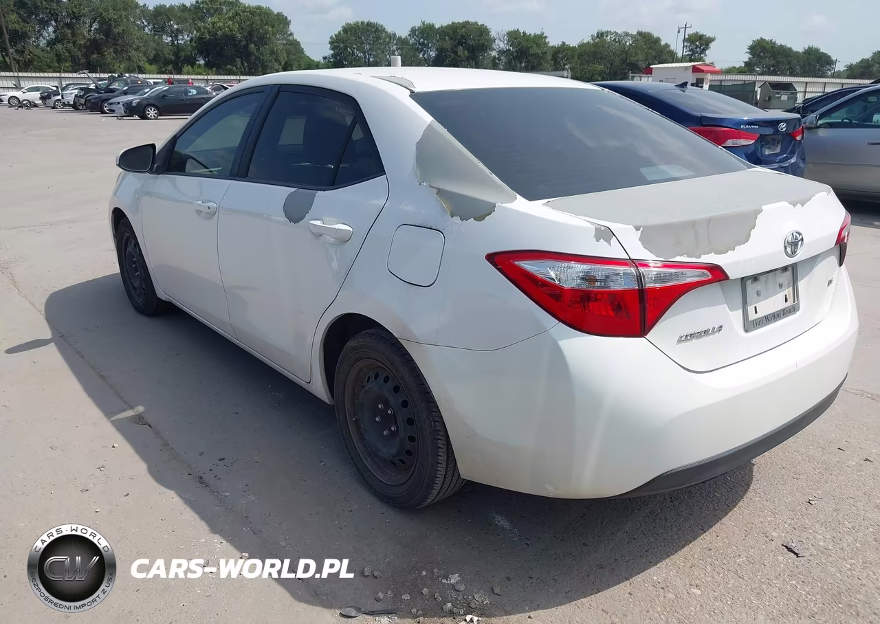 2015 Toyota Corolla Le VIN:5YFBURHE0FP341432 - 3