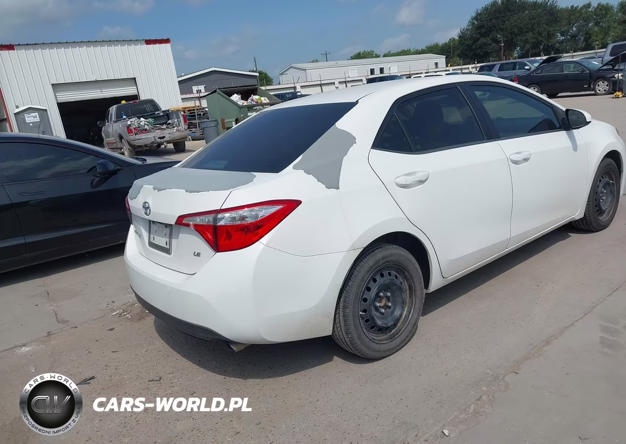 2015 Toyota Corolla Le VIN:5YFBURHE0FP341432 - 4