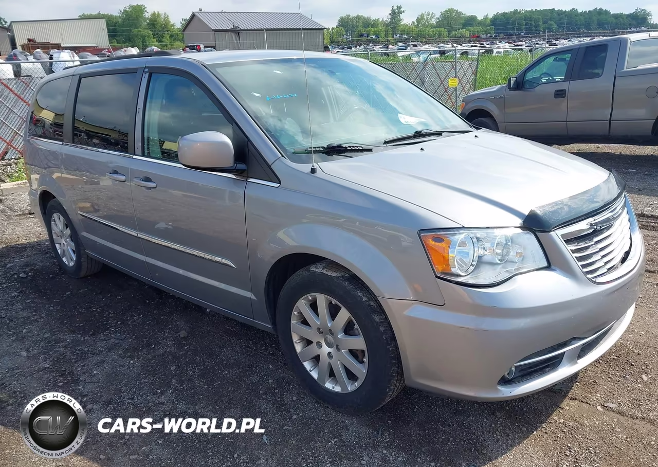 2014 Chrysler Town & Country Touring – zdjęcie 1 z 13