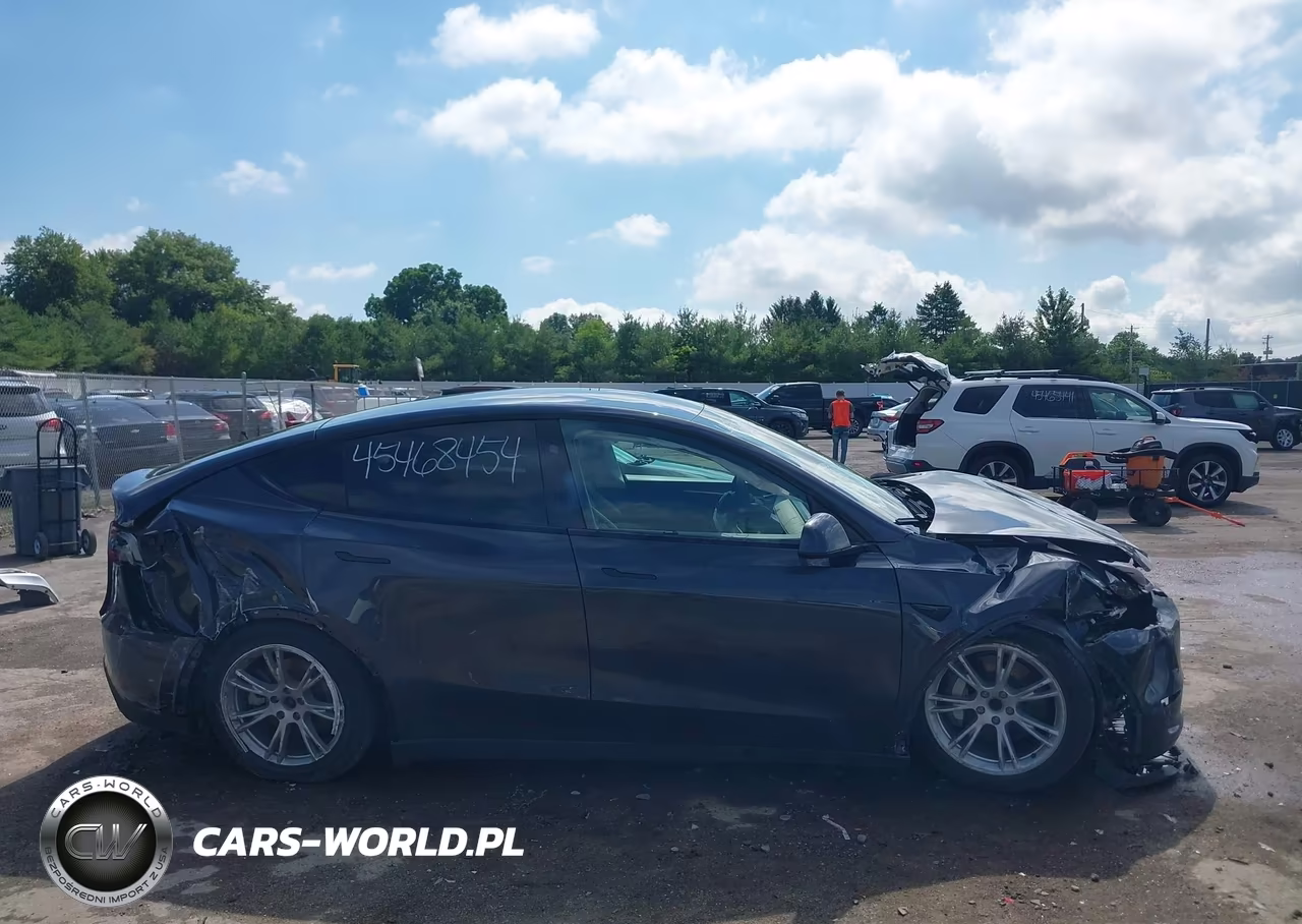 2024 Tesla Model Y Long Range Single Motor Rear-Wheel Drive-Rwd VIN:7SAYGDED4RF055747 - 12