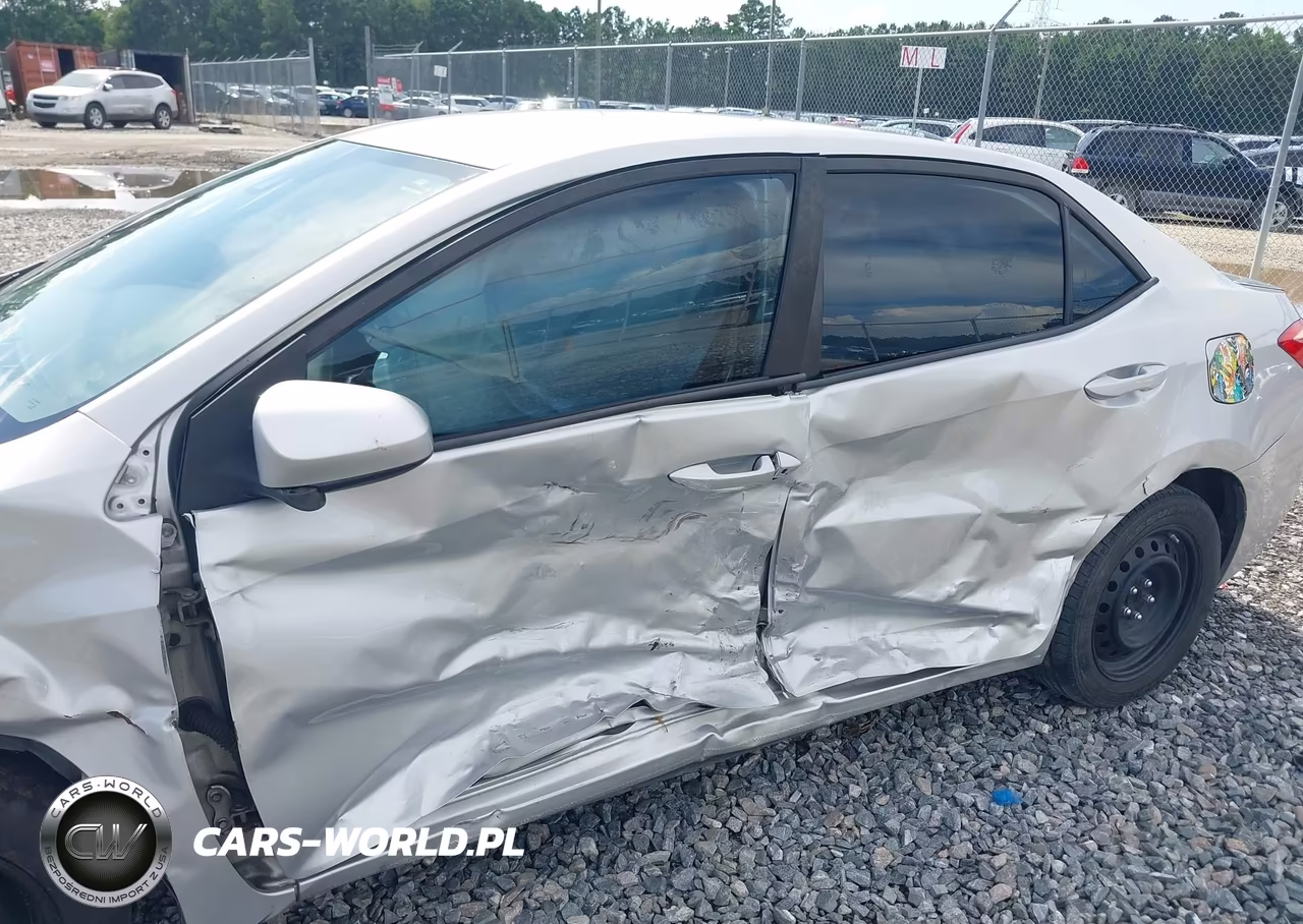 2018 Toyota Corolla Le VIN:2T1BURHE1JC096794 - 6