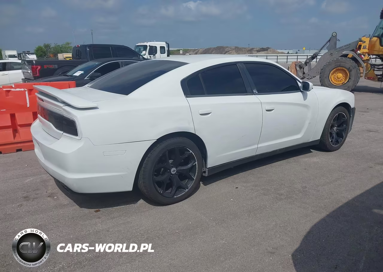 2013 Dodge Charger Se VIN:2C3CDXBG5DH640456 - 4