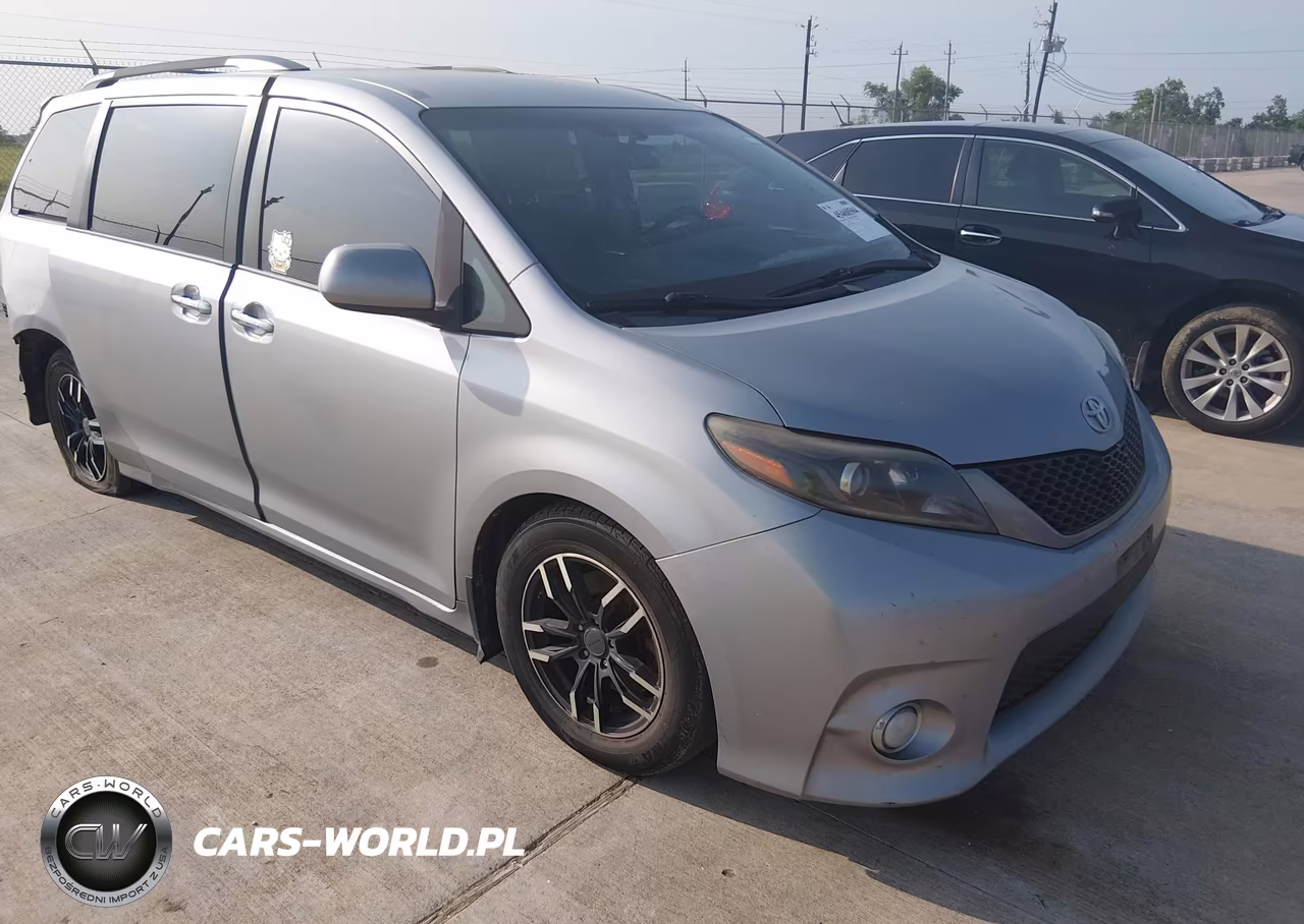 2016 Toyota Sienna Se 8 Passenger