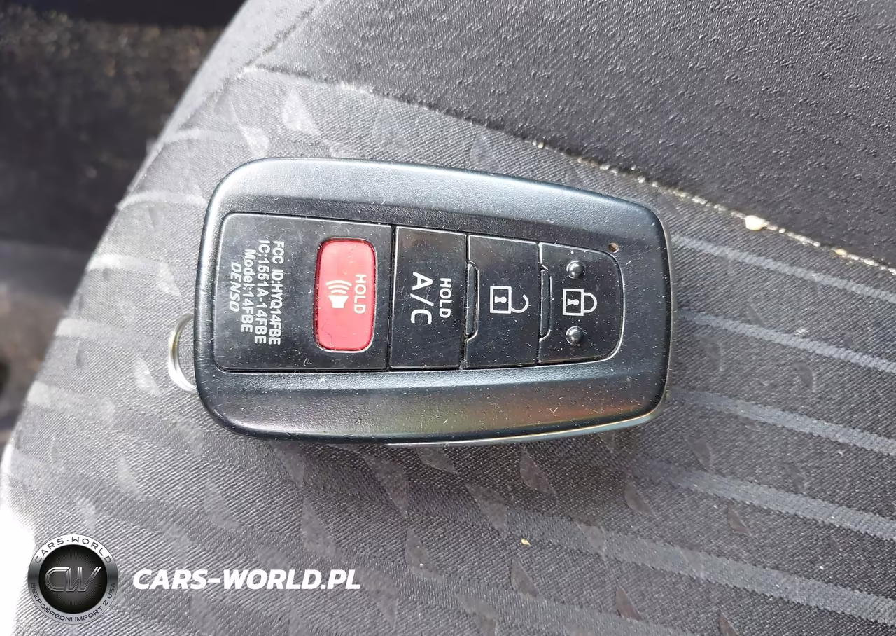 2018 Toyota Prius Prime Plus VIN:JTDKARFPXJ3087002 - 11