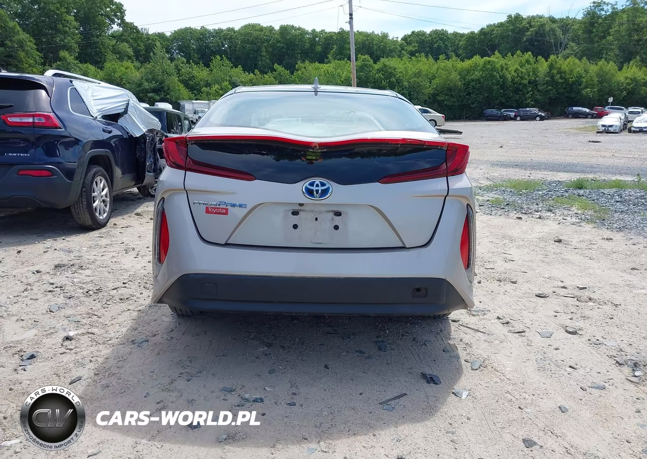 2018 Toyota Prius Prime Plus VIN:JTDKARFPXJ3087002 - 16