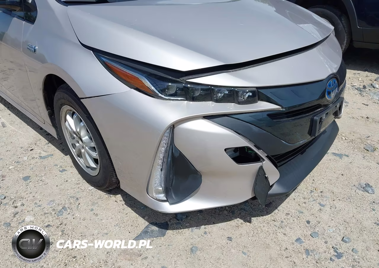 2018 Toyota Prius Prime Plus VIN:JTDKARFPXJ3087002 - 17
