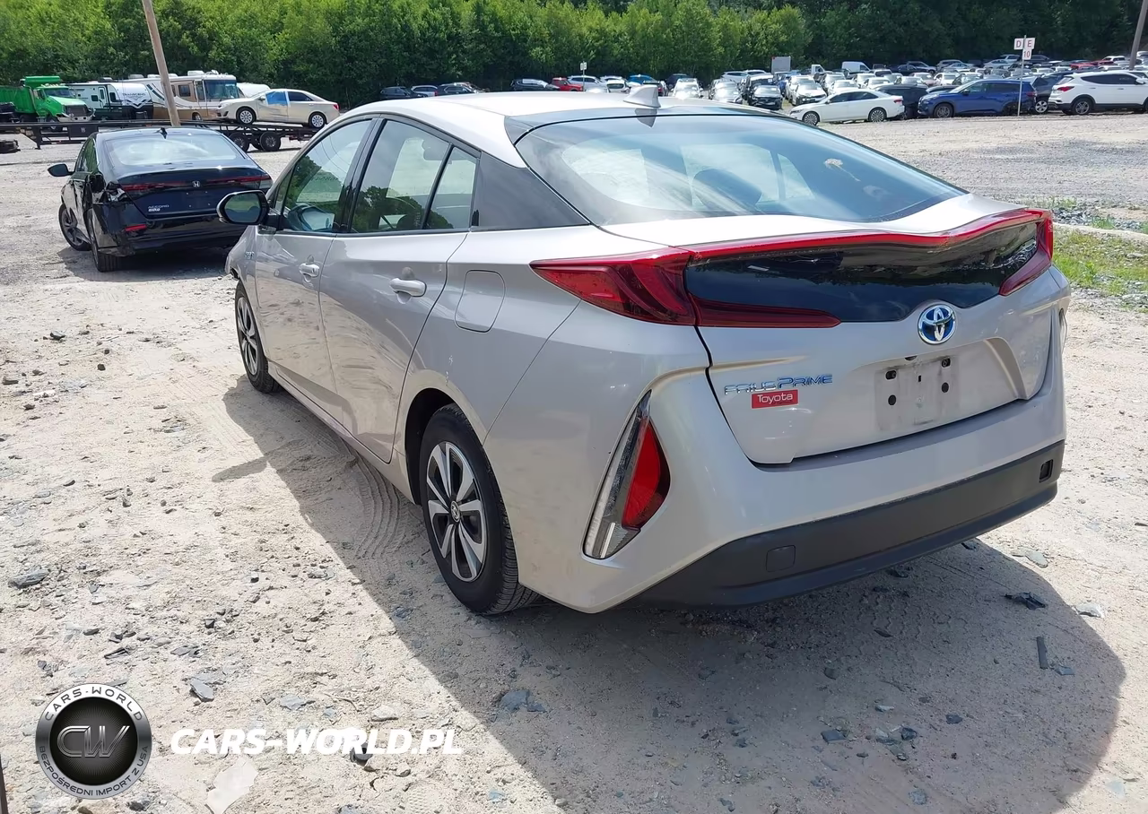 2018 Toyota Prius Prime Plus VIN:JTDKARFPXJ3087002 - 3