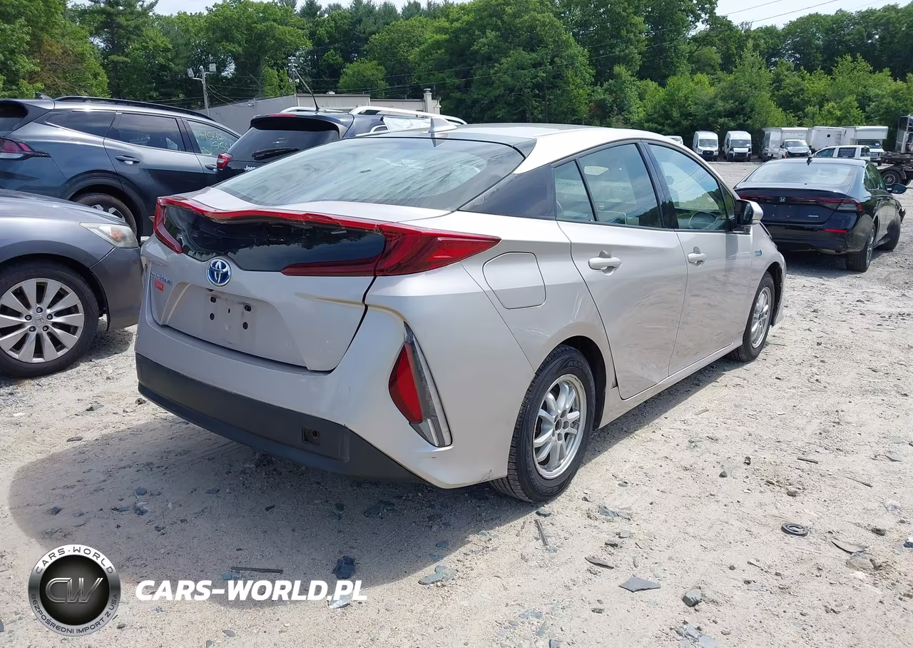 2018 Toyota Prius Prime Plus VIN:JTDKARFPXJ3087002 - 4
