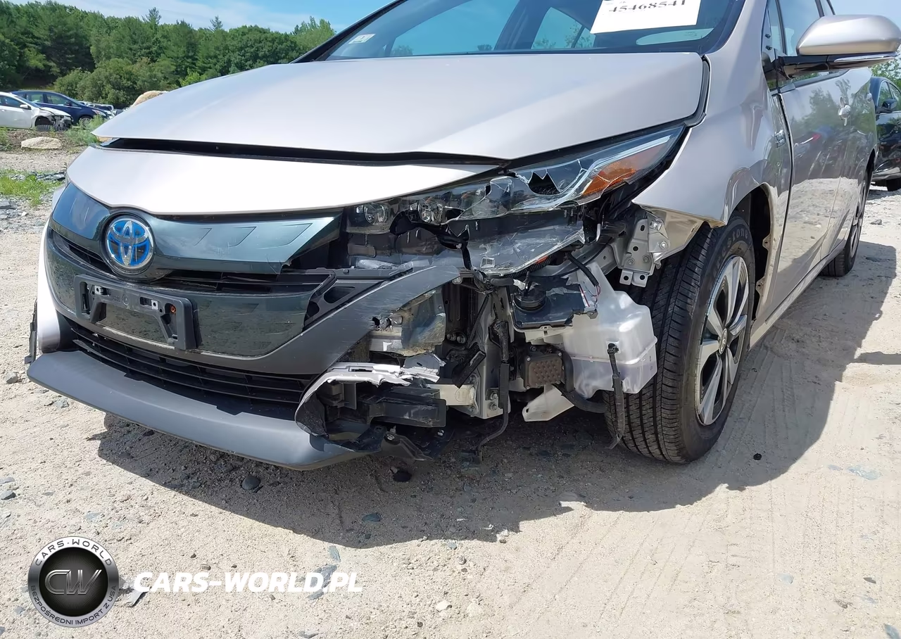 2018 Toyota Prius Prime Plus VIN:JTDKARFPXJ3087002 - 6