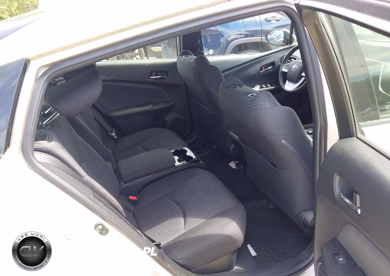 2018 Toyota Prius Prime Plus VIN:JTDKARFPXJ3087002 - 8