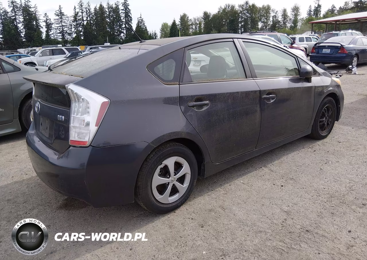 2012 Toyota Prius One VIN:JTDKN3DU0C1565341 - 4