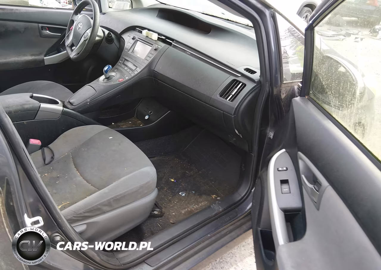 2012 Toyota Prius One VIN:JTDKN3DU0C1565341 - 5