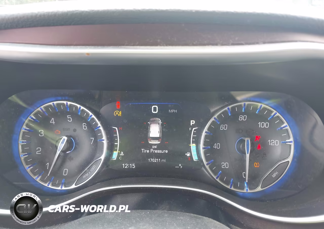 2017 Chrysler Pacifica Limited VIN:2C4RC1GGXHR754385 - 7