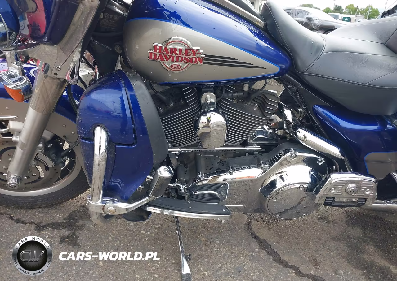 2007 Harley-Davidson Flhtcui VIN:1HD1FC4147Y630976 - 9