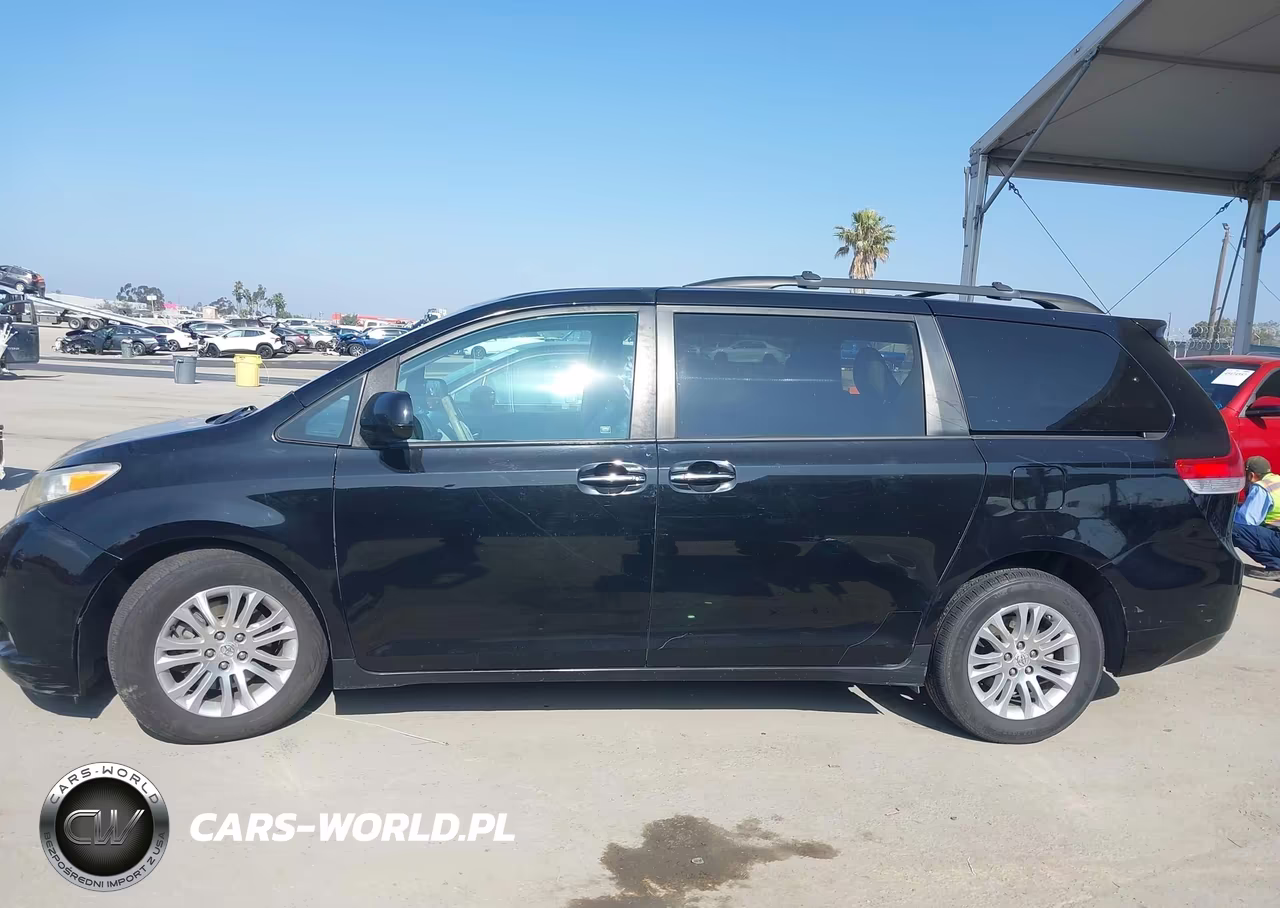 2011 Toyota Sienna Xle V6 VIN:5TDYK3DC4BS065498 - 14