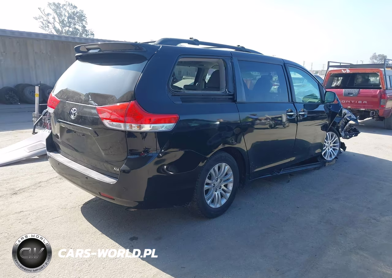 2011 Toyota Sienna Xle V6 VIN:5TDYK3DC4BS065498 - 4