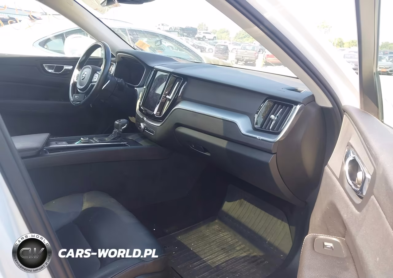 2018 Volvo Xc60 T5 Momentum VIN:YV4102RKXJ1035562 - 5
