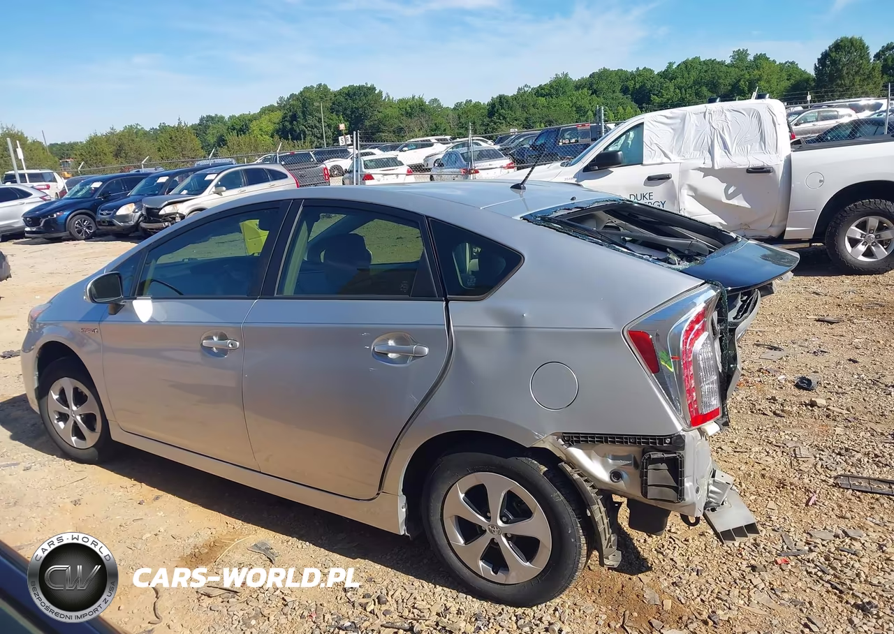 2013 Toyota Prius Two VIN:JTDKN3DU8D5547647 - 14