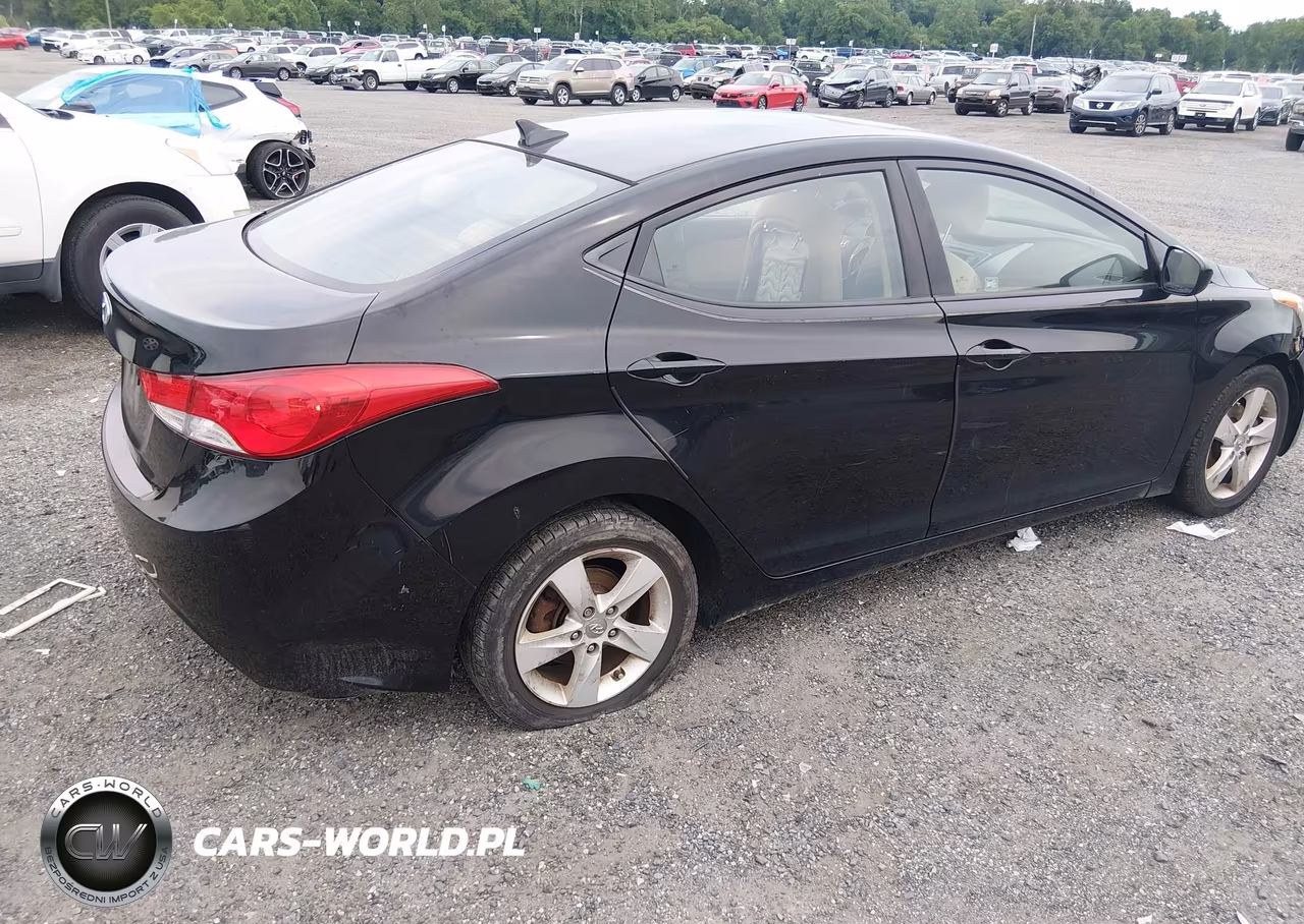 2013 Hyundai Elantra Gls VIN:KMHDH4AEXDU794074 - 4