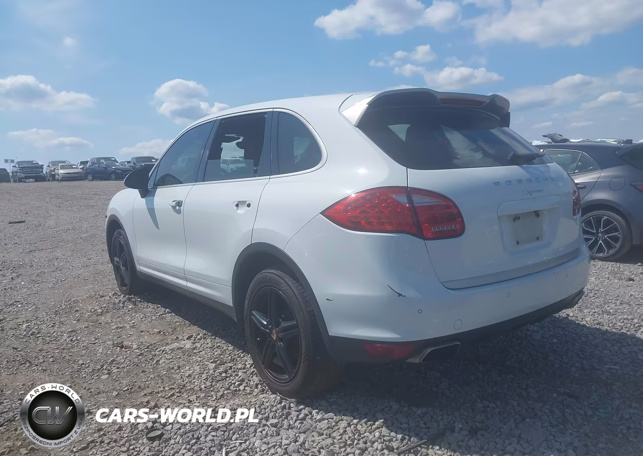2014 Porsche Cayenne Platinum Edition VIN:WP1AA2A21ELA09310 - 3