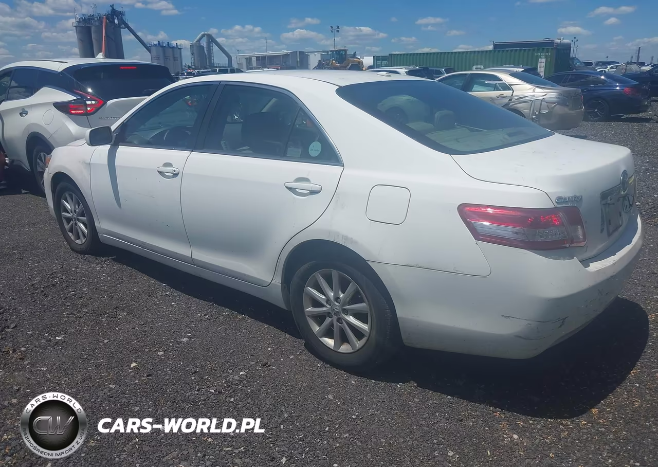 2011 Toyota Camry Xle VIN:4T1BF3EK8BU587008 - 3