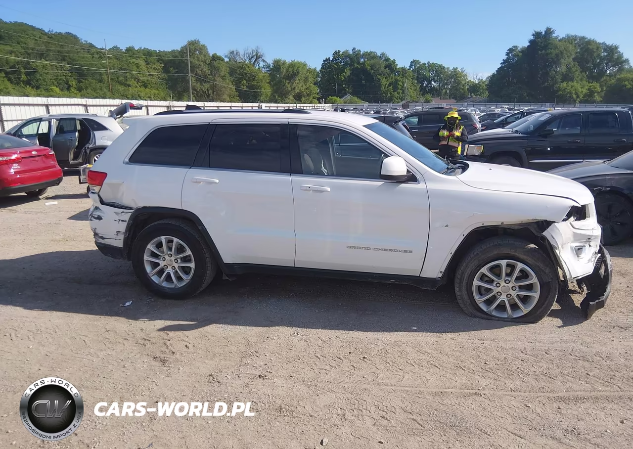 2014 Jeep Grand Cherokee Laredo VIN:1C4RJFAGXEC565932 - 13