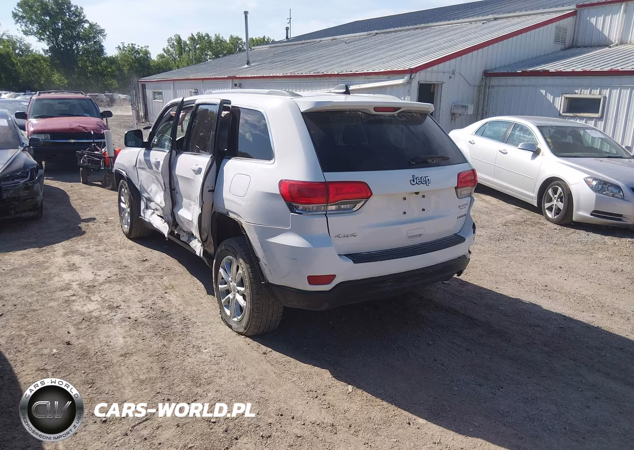 2014 Jeep Grand Cherokee Laredo VIN:1C4RJFAGXEC565932 - 3