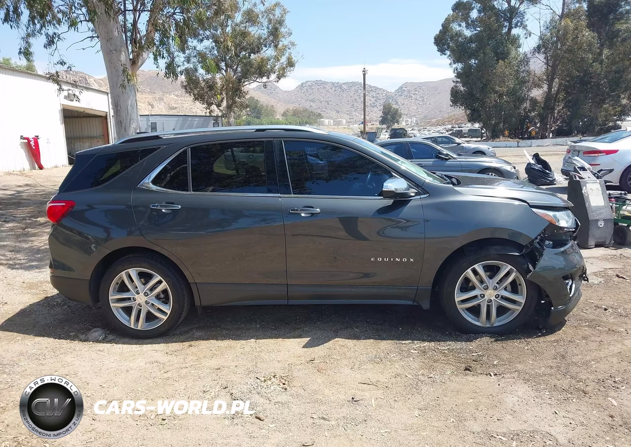 2018 Chevrolet Equinox Premier VIN:2GNAXMEV3J6111363 - 13