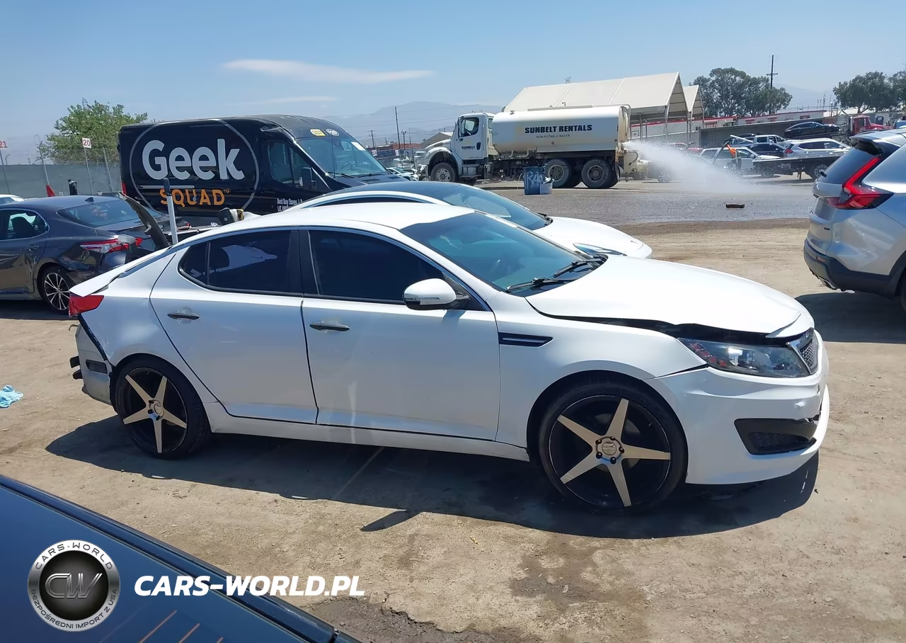2011 Kia Optima Lx VIN:KNAGM4A72B5164827 - 14