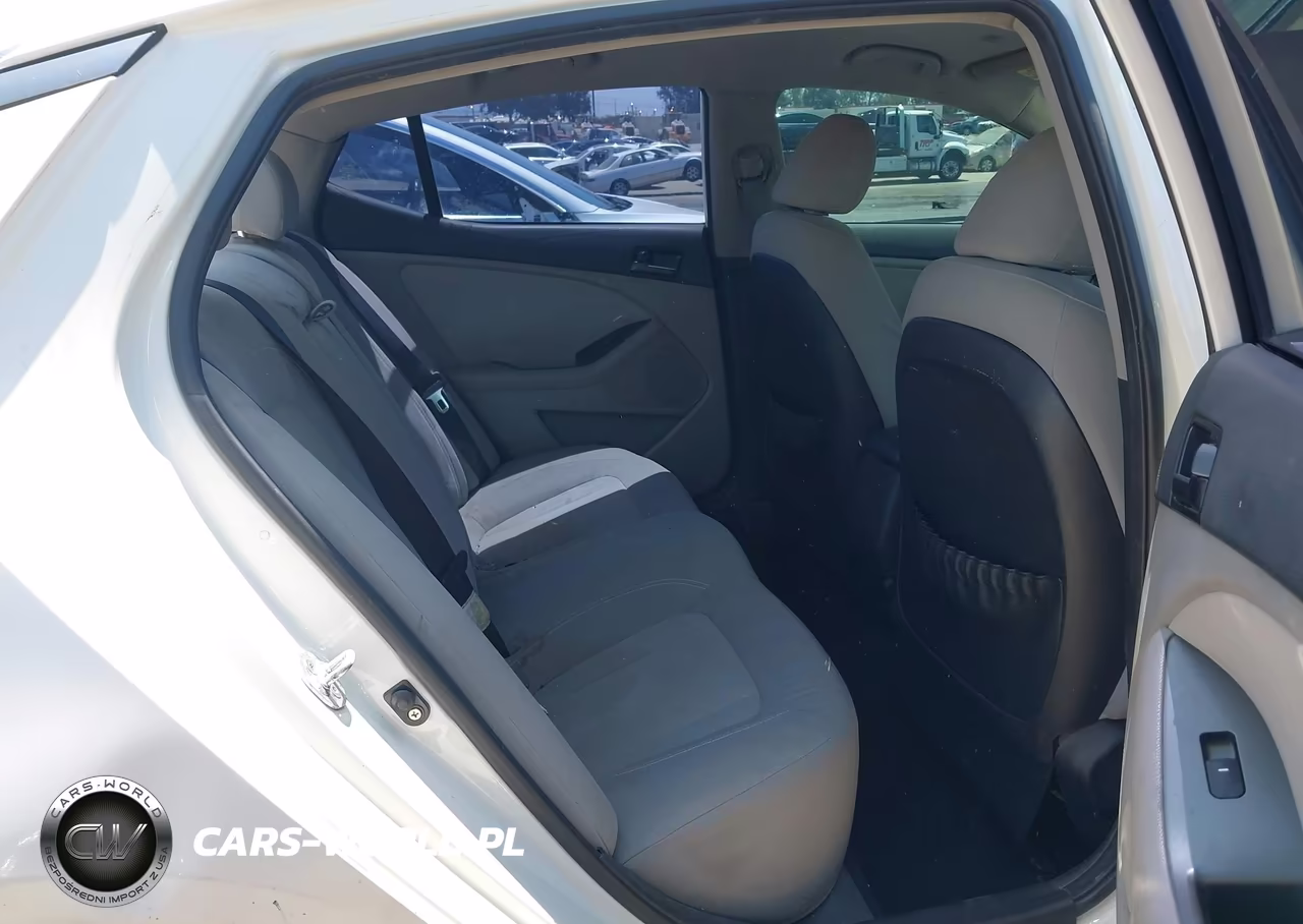 2011 Kia Optima Lx VIN:KNAGM4A72B5164827 - 8