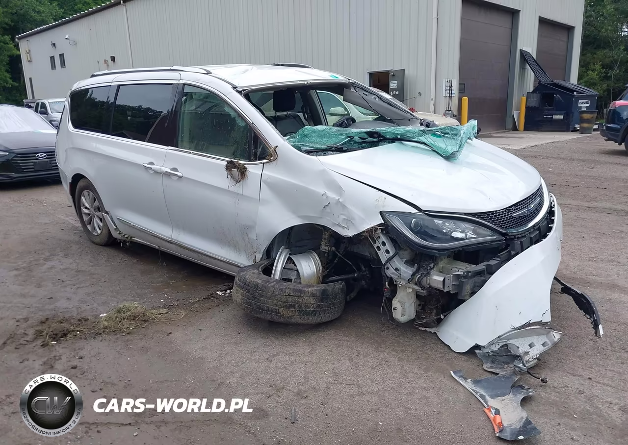 2018 Chrysler Pacifica Touring L – zdjęcie 1 z 16