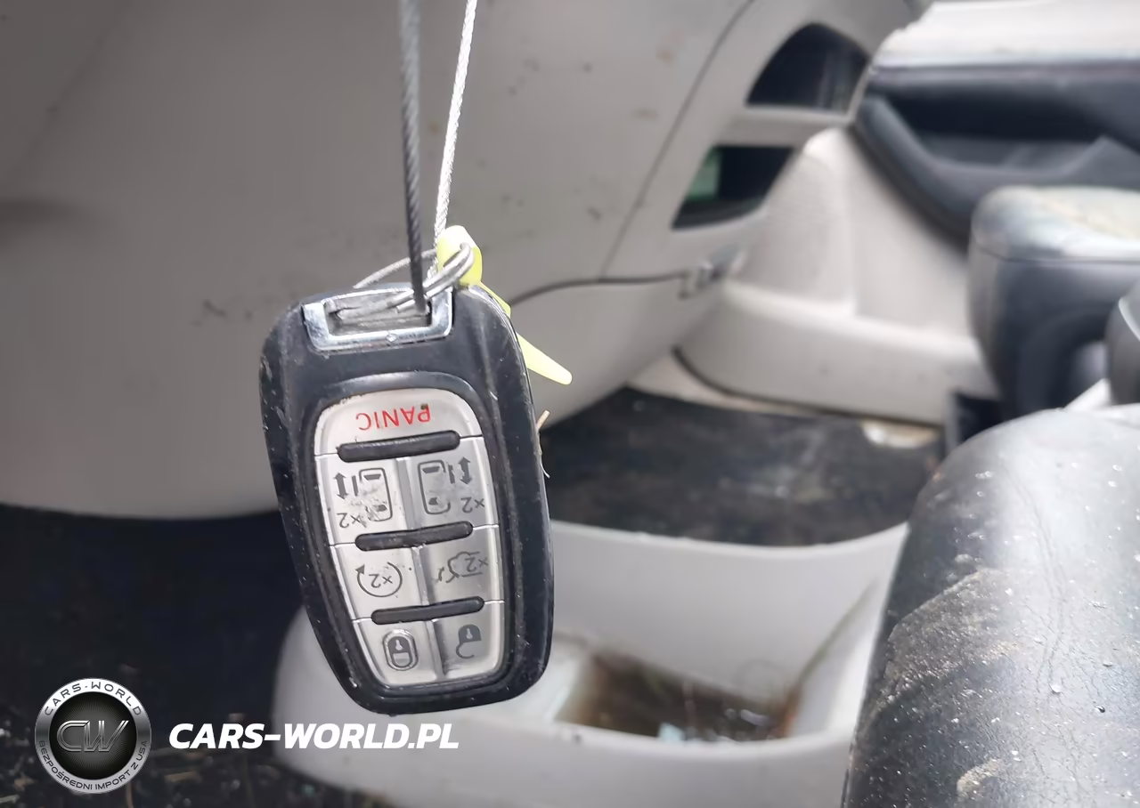 2018 Chrysler Pacifica Touring L VIN:2C4RC1BG4JR127503 - 11