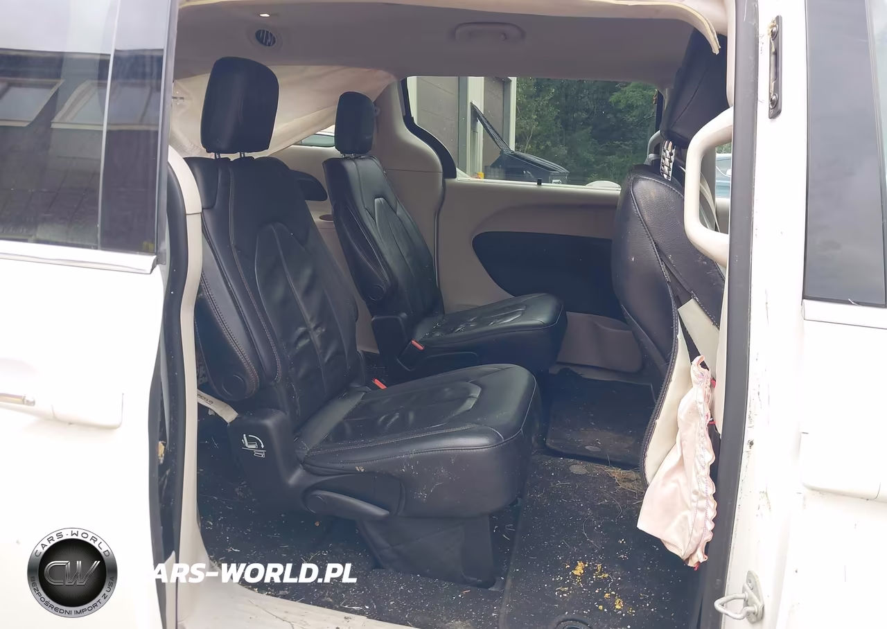 2018 Chrysler Pacifica Touring L VIN:2C4RC1BG4JR127503 - 8