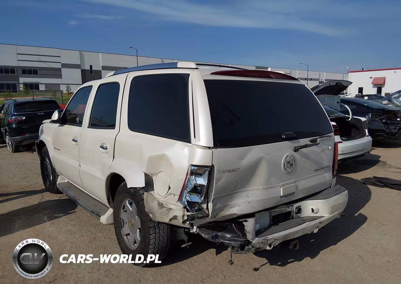 2005 Cadillac Escalade Standard VIN:1GYEC63T95R152488 - 3