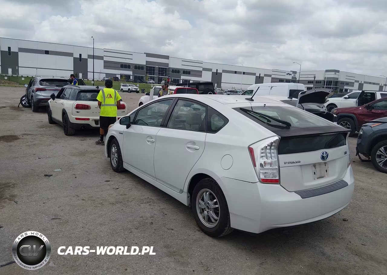 2011 Toyota Prius Two VIN:JTDKN3DU1B0288462 - 3