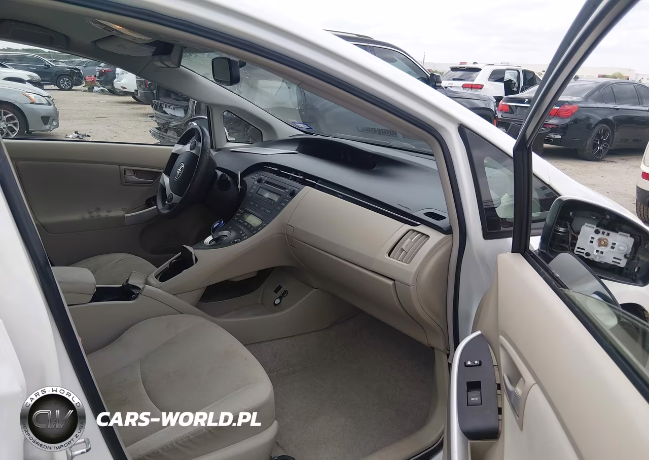 2011 Toyota Prius Two VIN:JTDKN3DU1B0288462 - 5